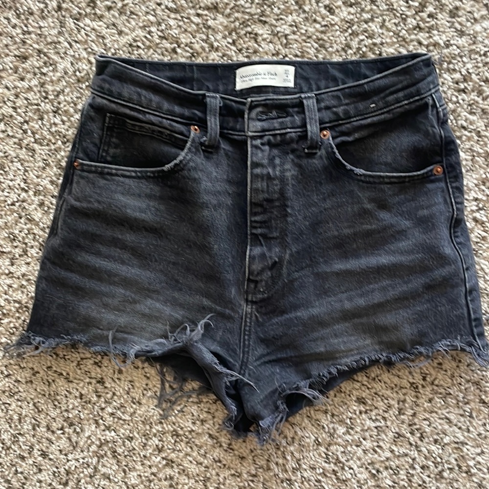 Abercrombie ultra high rise mom short